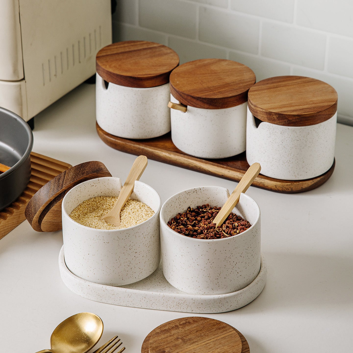 3-Piece Ceramic Spice Jar Set with Wooden Lids, Spoons, and Tray – Seasoning Organizer for Kitchen and Dining